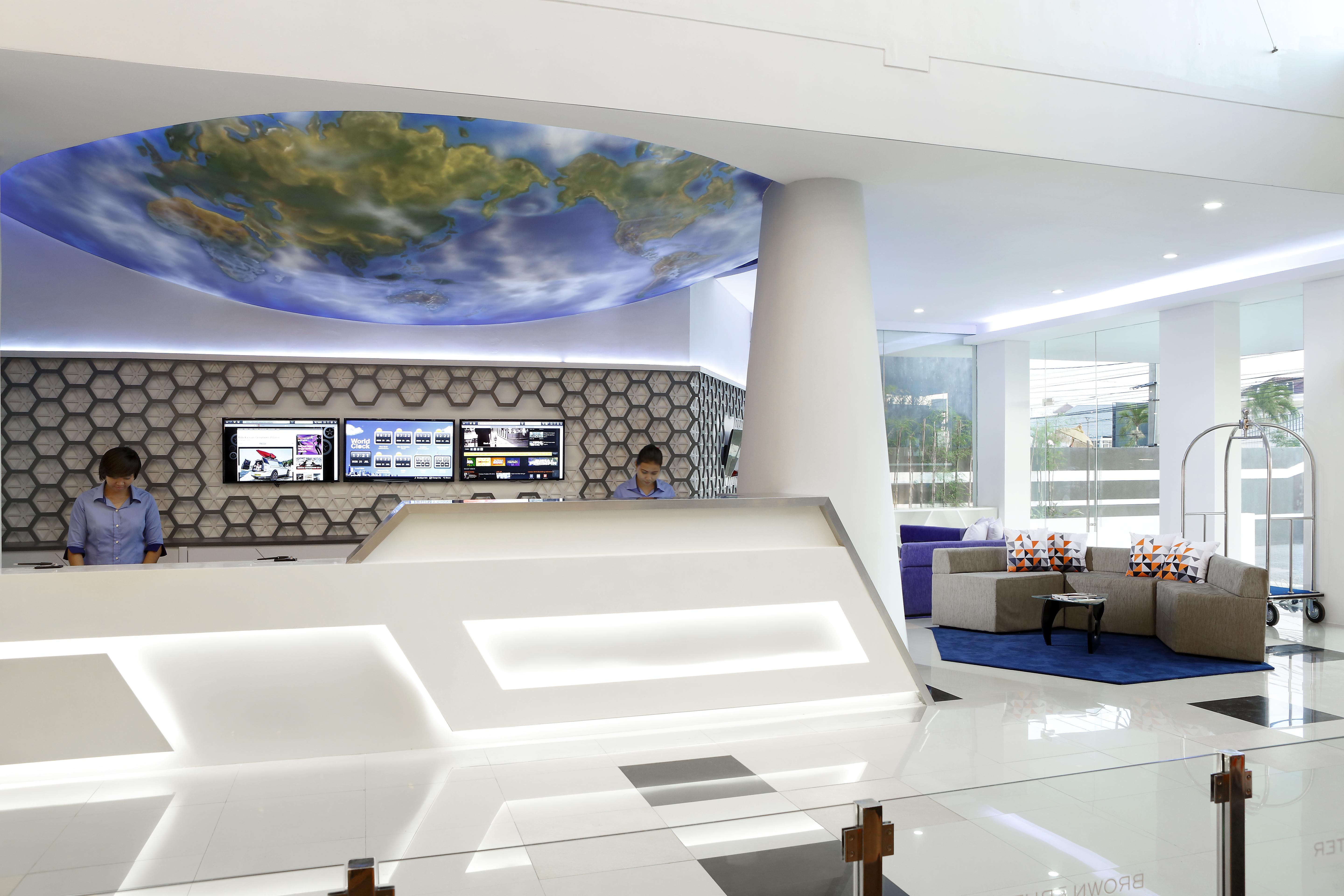 Berry Biz Hotel Seminyak Exterior foto